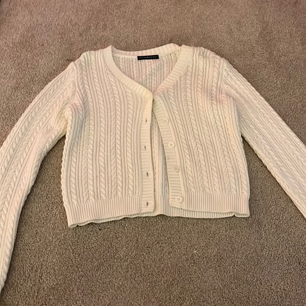 white brandy melville sweater